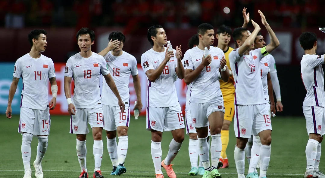 莱万多夫斯基回归赛场,回归赛场首场状态亮眼,澳大利亚队观众沸腾!的简单介绍 莱万多夫斯基回归赛场,回归赛场首场状态亮眼,澳大利亚队观众沸腾!的简单介绍